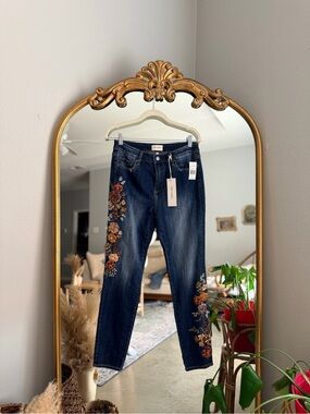 Driftwood Jackie embroidered jeans size 28 nwt